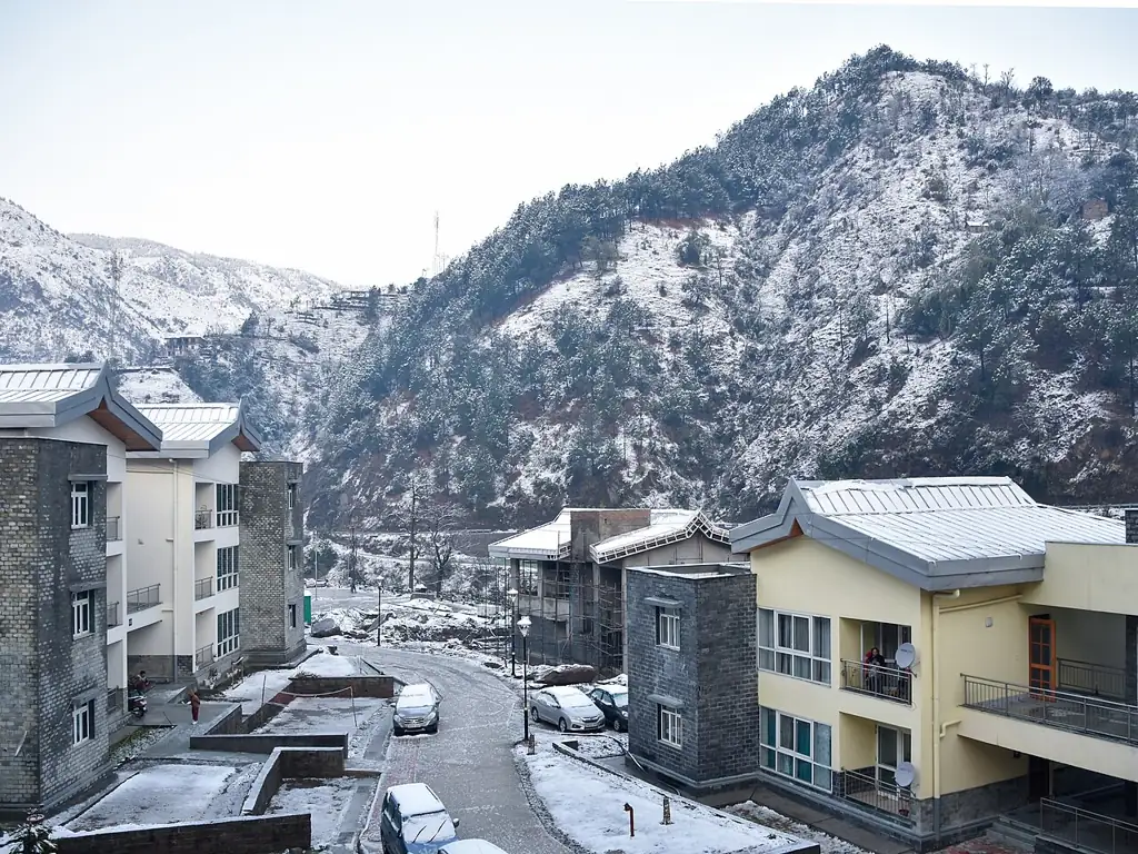 Rare snowfall on IIT Mandi North Campus